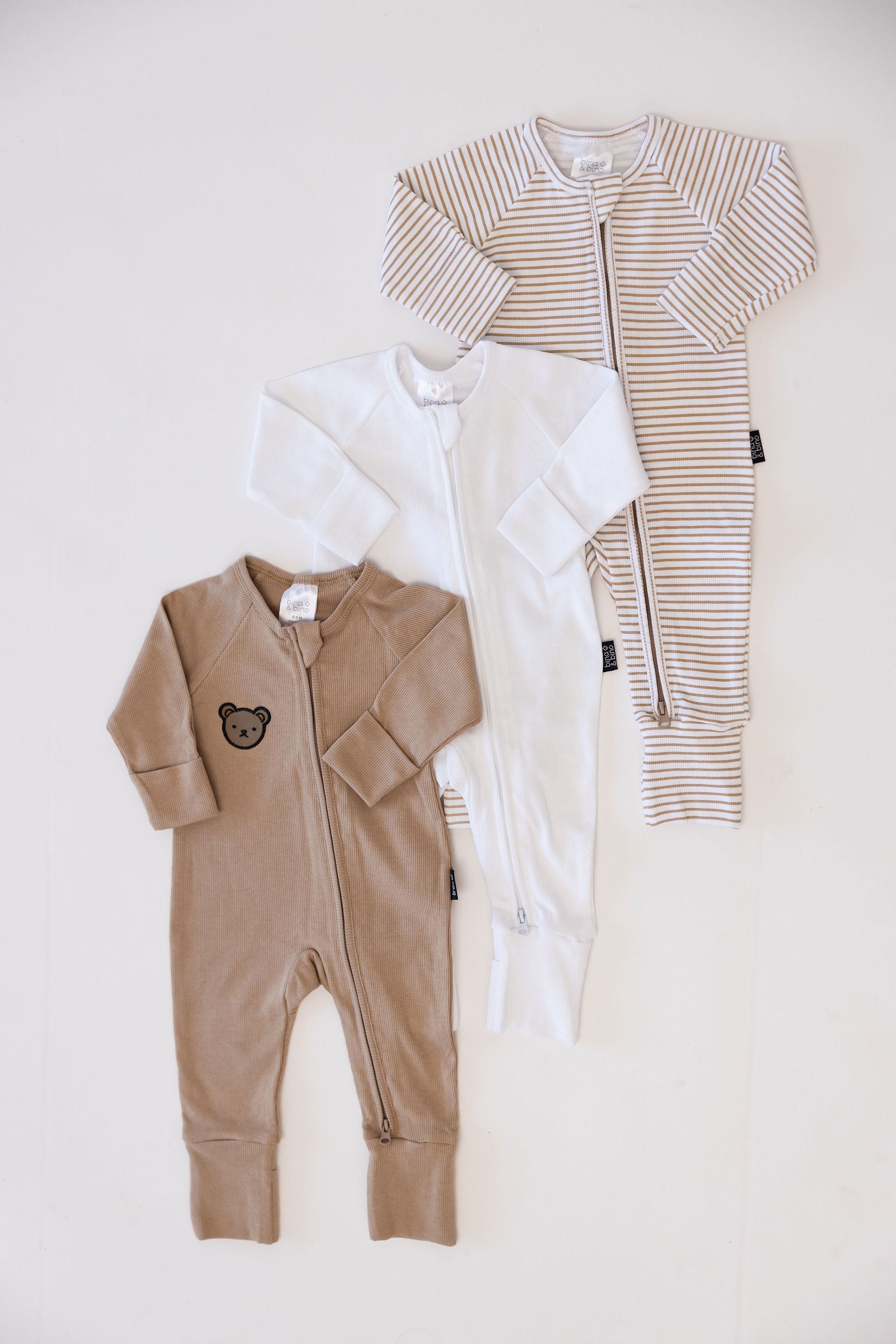 מארז 3 אוברולים עם רוכסן דו כיווני מבד ריב // WHITE + TAN STRIPE + HELLO TEDDY
