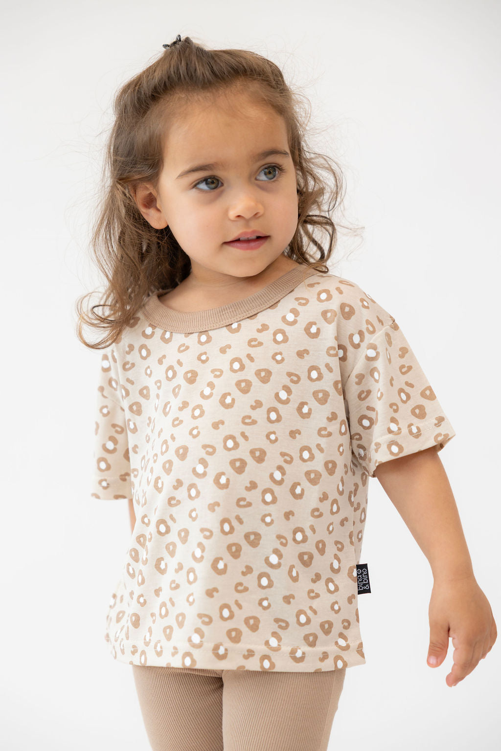 חולצת טי שרוול קצר // LEOPARD LOVER BROWN