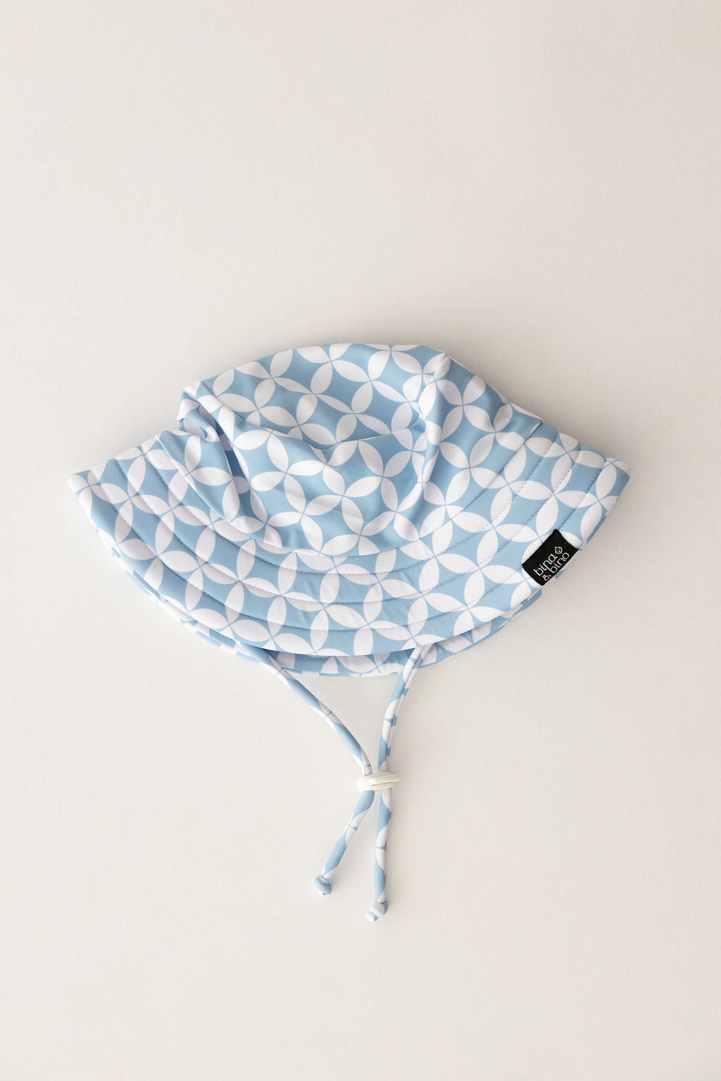 כובע למים חוסם קרינה // SKY BLUE GEO