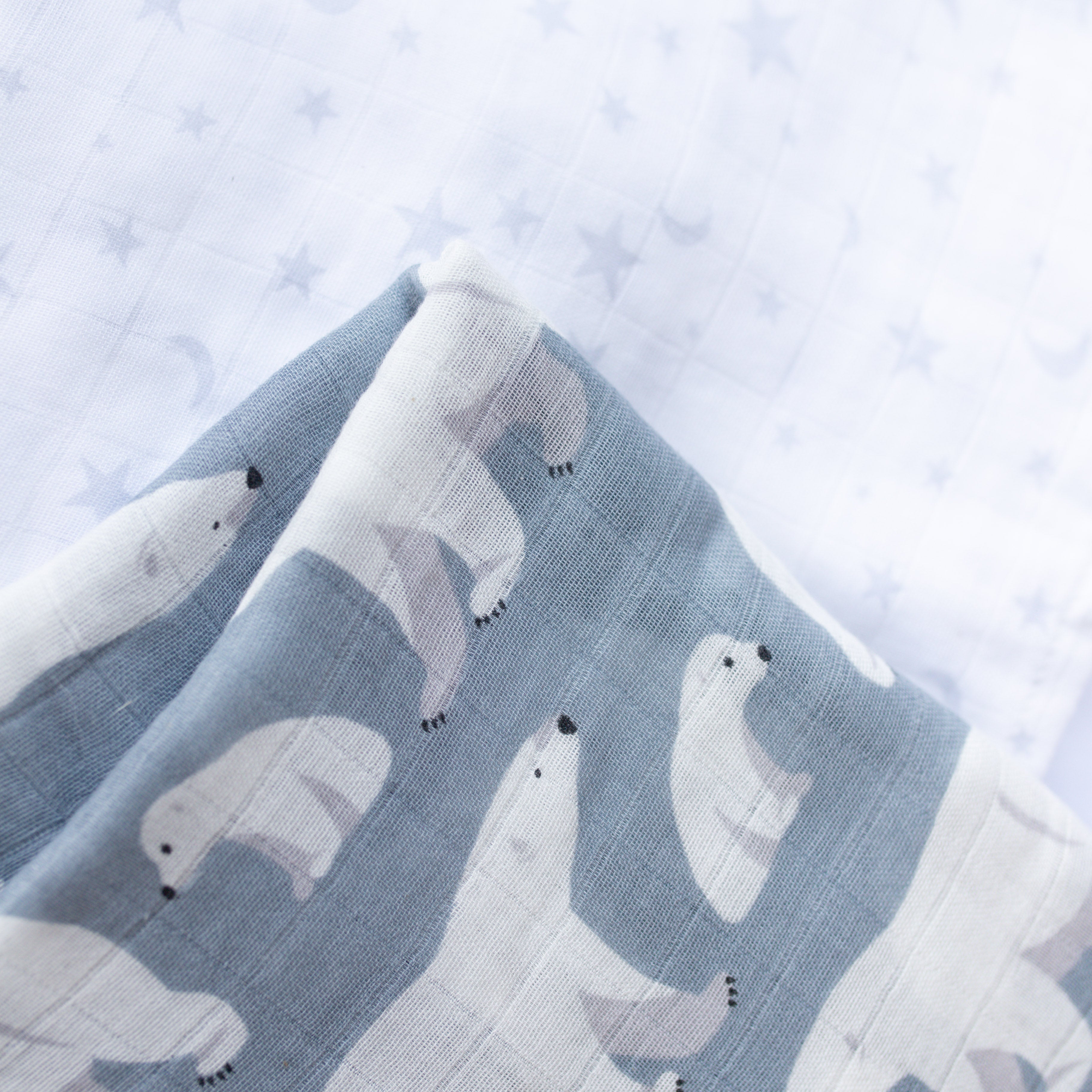 BAMBOO MUSLIN BLANKET OVERSIZED // COOL POLAR BEARS