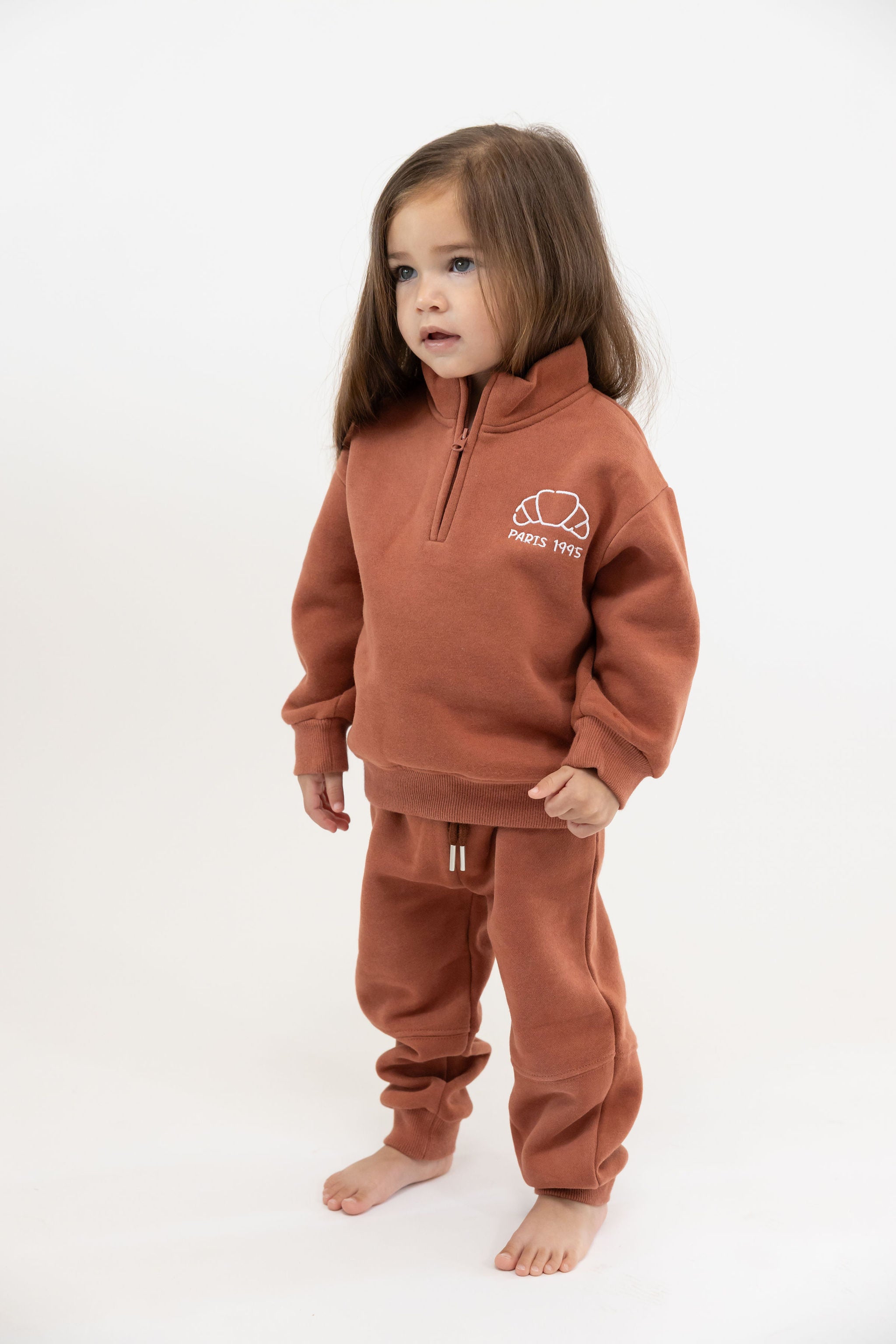 חליפת טרנינג // PARIS